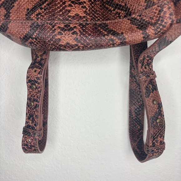 ABLE Fozi Backpack Snake Print - Picture 4 of 11